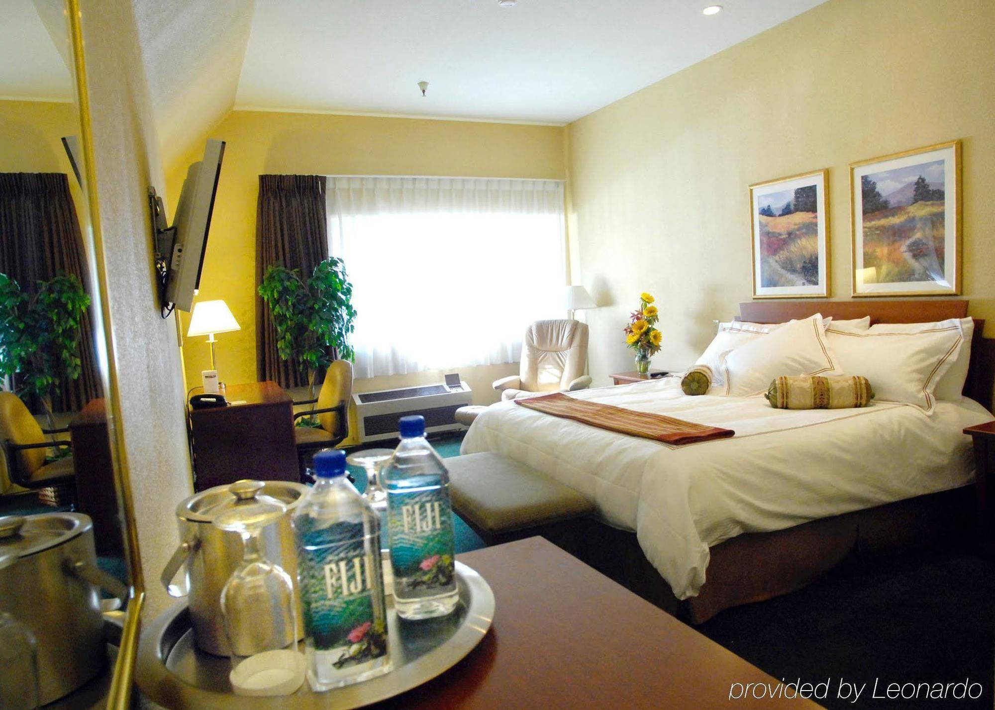 Hilton Garden Downtown 3*