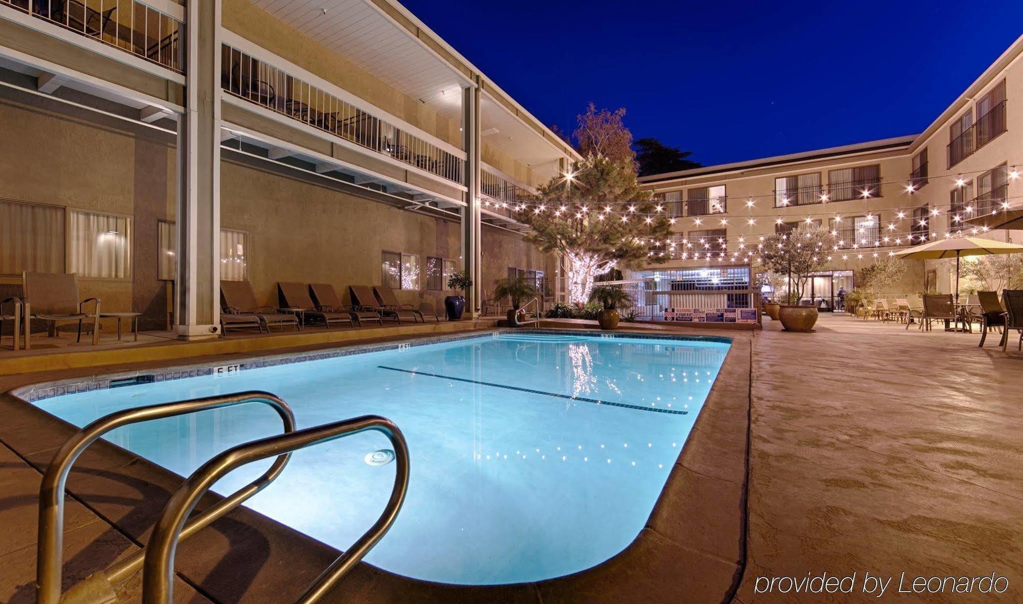 Hilton Garden Downtown 3*