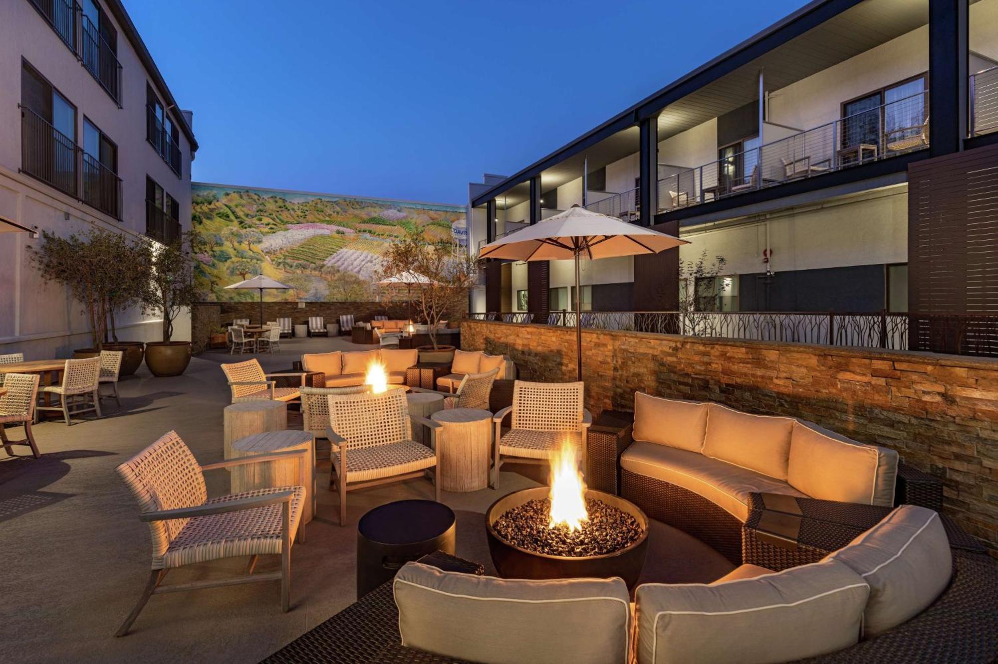 Hotel Hilton Garden Downtown 3*